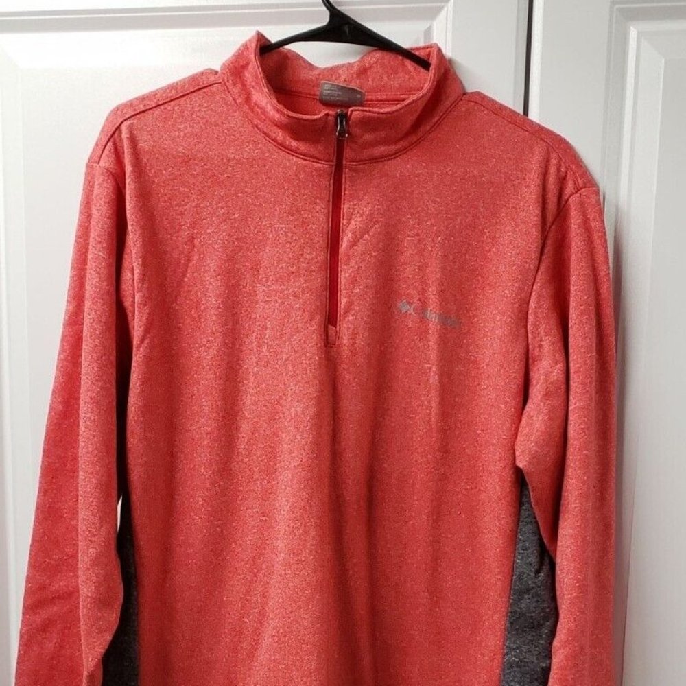 Columbia Women's Sweatshirt  Size: Medium  1/4 Zip